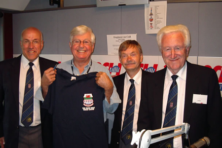 Radio 2CH Live. Bob Rogers Easy Listening Show.